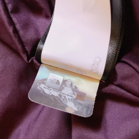 The North Face Women’s Metropolis Parka Coat In Blackberry Wine - Picture 9 of 10